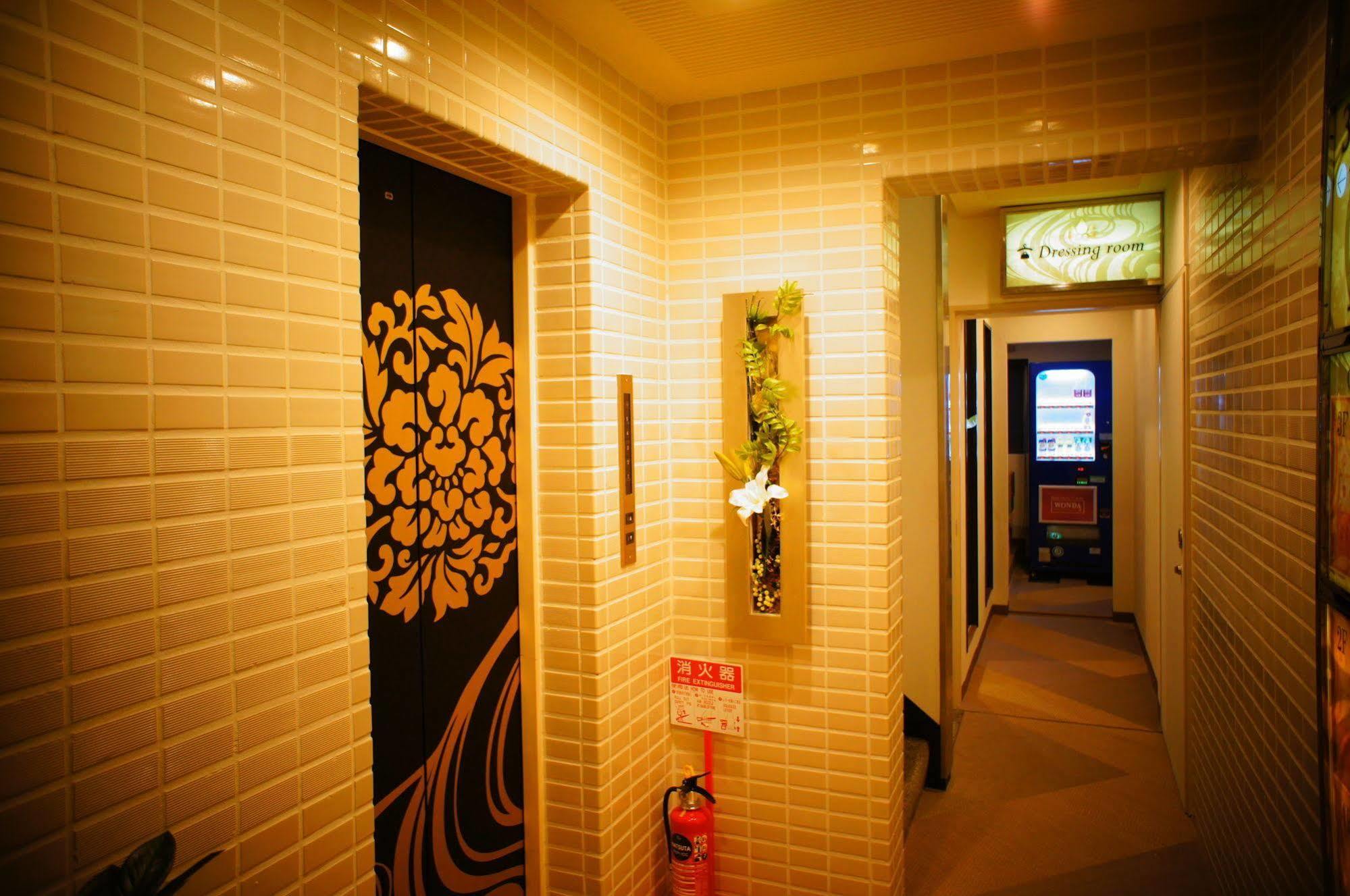 Centurion Cabin & Spa Tōkyō Extérieur photo
